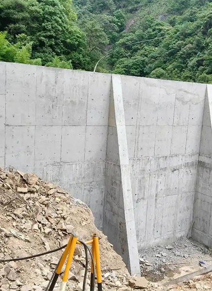 漯河源汇区重力式挡土墙